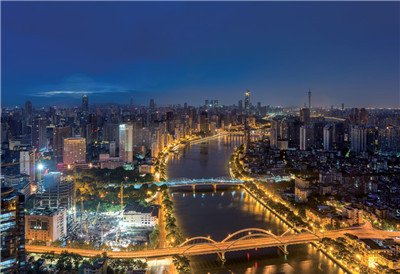 绚丽夜市,美食盛宴与激动人心的演出 绚丽夜市,美食盛宴与激动人心的演出